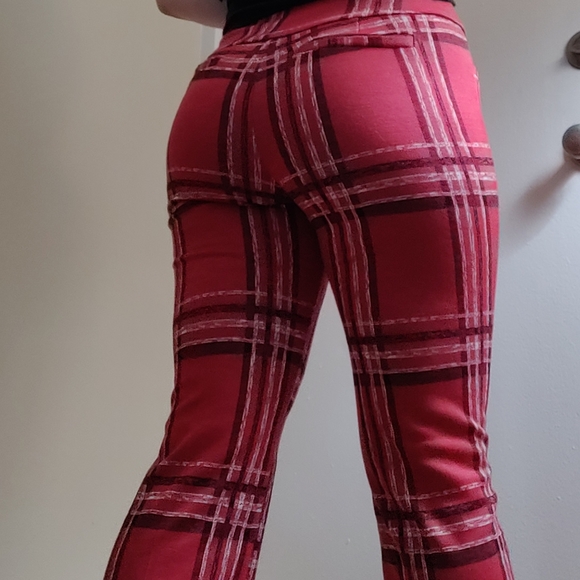 Red patterned pant - Picture 5 of 6